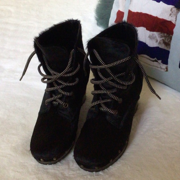 Opening Ceremony
Joelle Studded Lace-Up Leather Bootie 38/8 - Picture 8 of 13